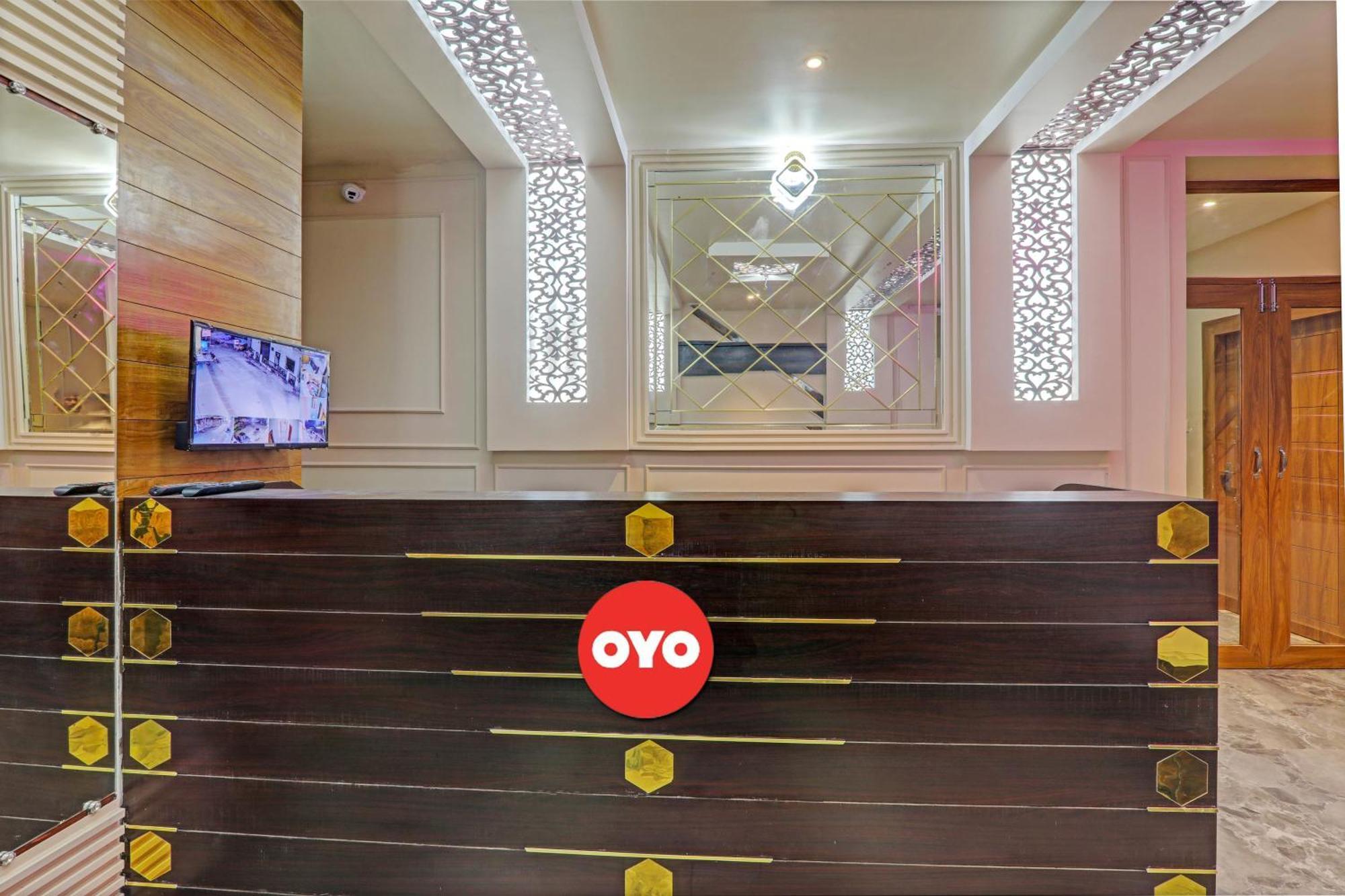 Hotel O Royal Regency Palace Горакпур Екстериор снимка